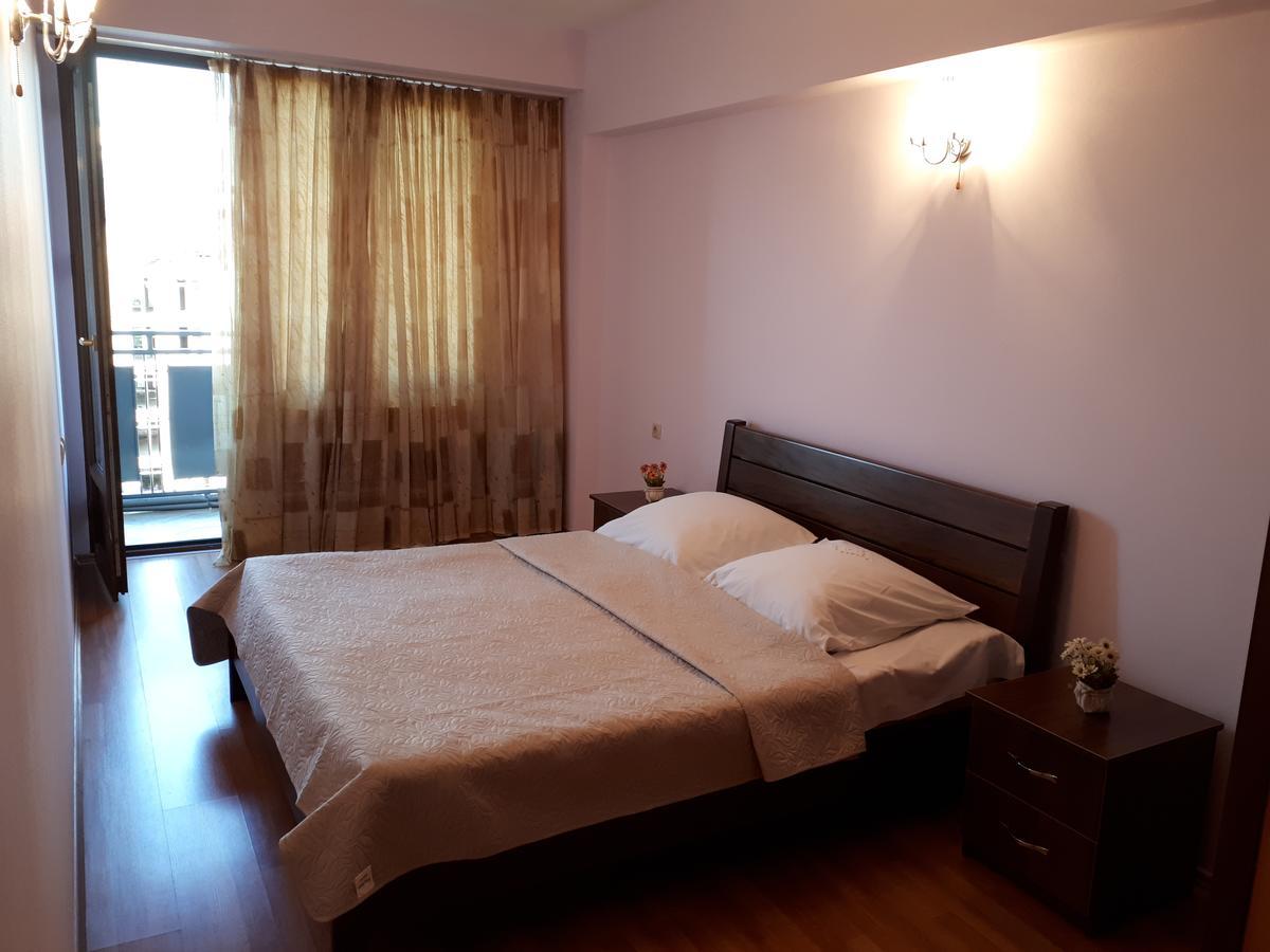 Apartment Archil Батуми Экстерьер фото